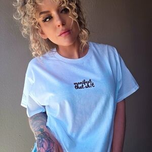 Manifest That Graphic Tee